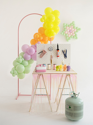 Balloon accessories