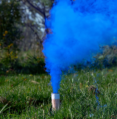 Raca dymna ''It's a Boy'', 22.5 cm, niebieski (1 op. / 5 szt.)