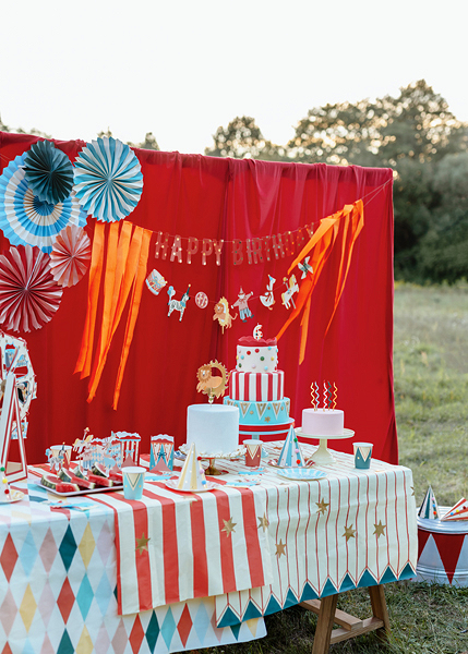 Paper Tablecloth Stars and Stripes, mix, 180 x 120 cm - Designer ...