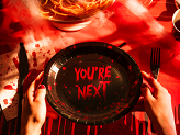 Assiettes en papier You're next, 23 cm, noir-rouge (1 pqt. / 6 pc.)