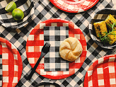 Paper plates checkered, mix, 27 cm (1 pkt / 6 pc.)