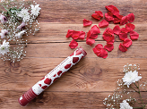 Confetti cannon with rose petals, deep red, 40cm