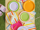 Pappteller Streifen, 24.5x24.5 cm, Mix (1 VPE / 6 Stk.)
